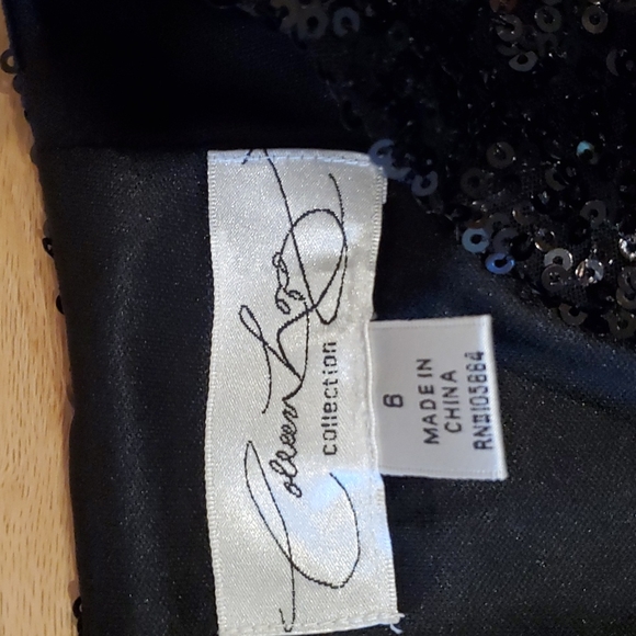 Black Sequence Mini Skirt Size 6 - Picture 4 of 5